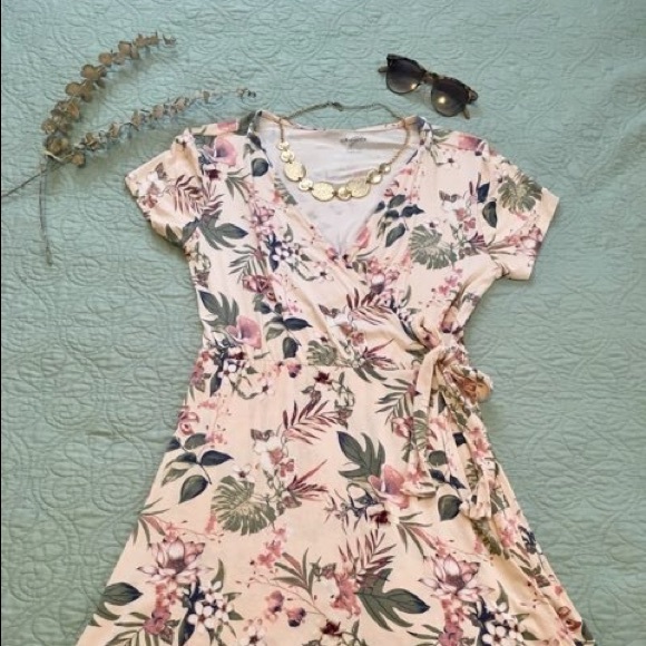 Alya Dress from Francesca's - Picture 2 of 5